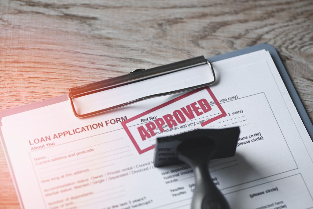 Check Into Cash review: Quick loans and customer feedback.